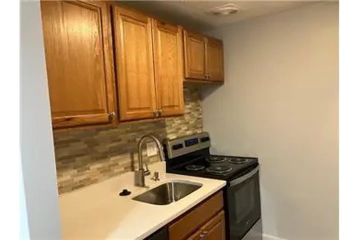 $2150 : Rental property with 1 bedro image 4