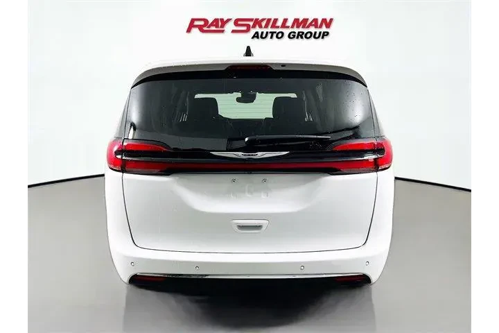 $29975 : Chrysler Pacifica 2024 Touri image 6