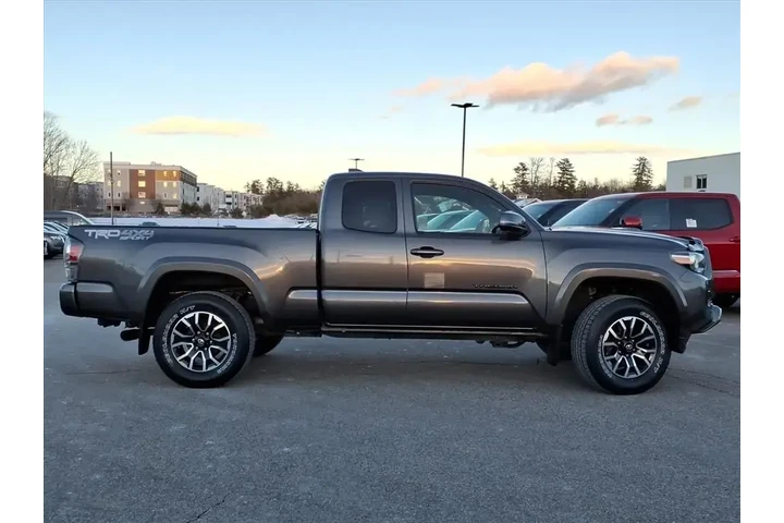 $31513 : Toyota Tacoma 2022 4x4 TRD S image 3