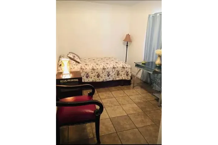 $850 : SE RENTA UNA RECAMARA EN ELA image 1