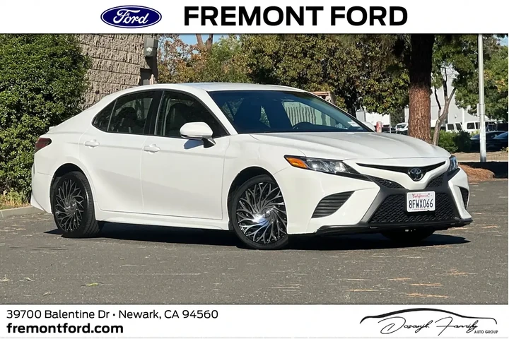 Toyota Camry 2018 SE 4dr Sed image 1