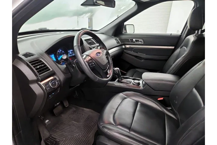 $22998 : Ford Explorer 2019 AWD XLT 4 image 10