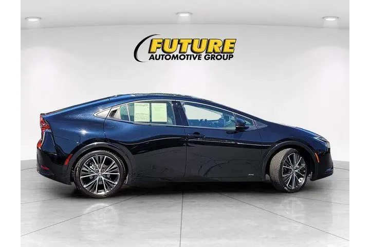 $38888 : Toyota Prius 2026 AWD Nights image 9