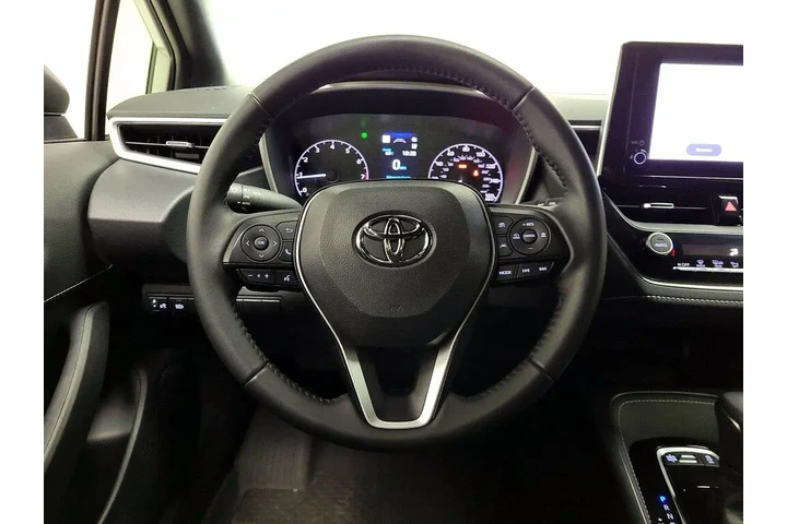 $24998 : Toyota Corolla Hatchback 202 image 10