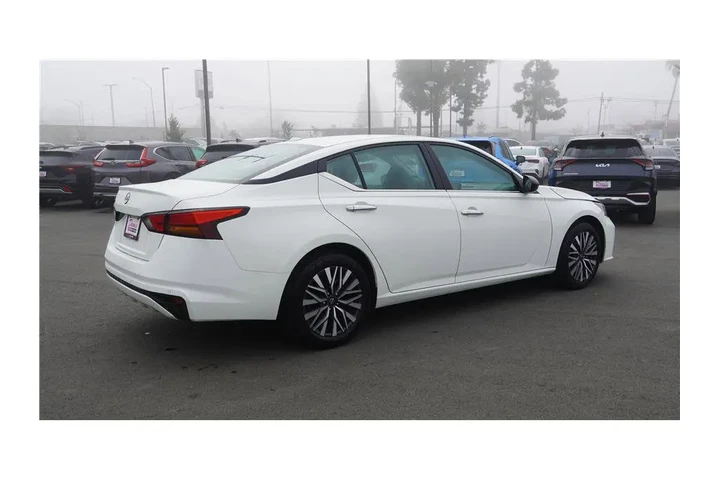 $21984 : 2025 Altima SV image 6