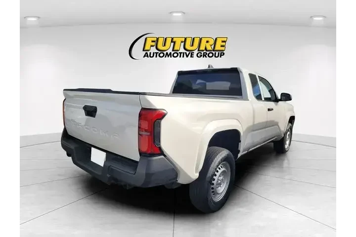 $29888 : Toyota Tacoma 2025 4x2 SR 2d image 3
