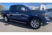 $39642 : Nissan Titan 2020 4x4 SV 4dr thumbnail