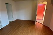 $1700 : HAWTHORNE APT. 1 REC. thumbnail