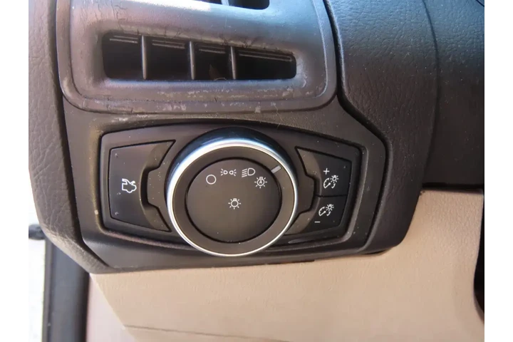 $4999 : Ford Focus 2015 SE 4dr Sedan image 6