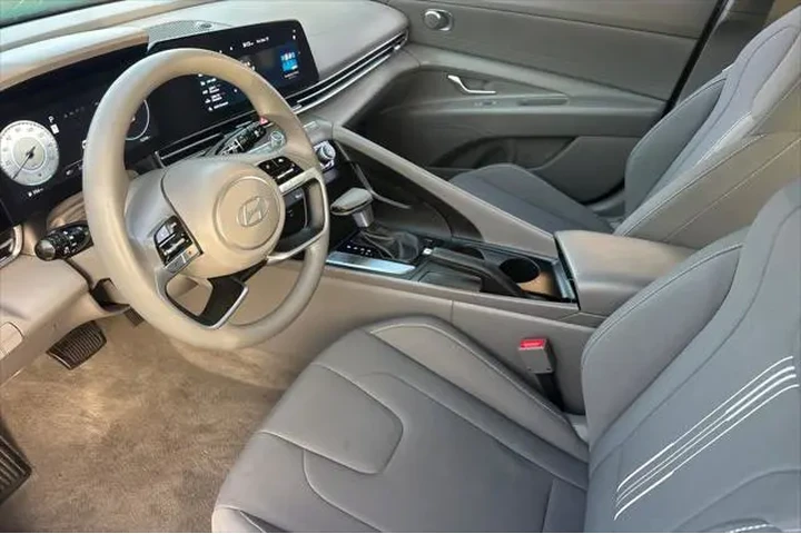 $17990 : Hyundai ELANTRA 2024 SEL 4dr image 10