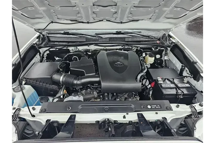 $32991 : Toyota Tacoma 2019 4x4 TRD P image 9