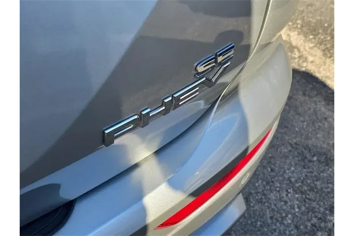 $23990 : Mitsubishi Outlander PHEV 20 image 6