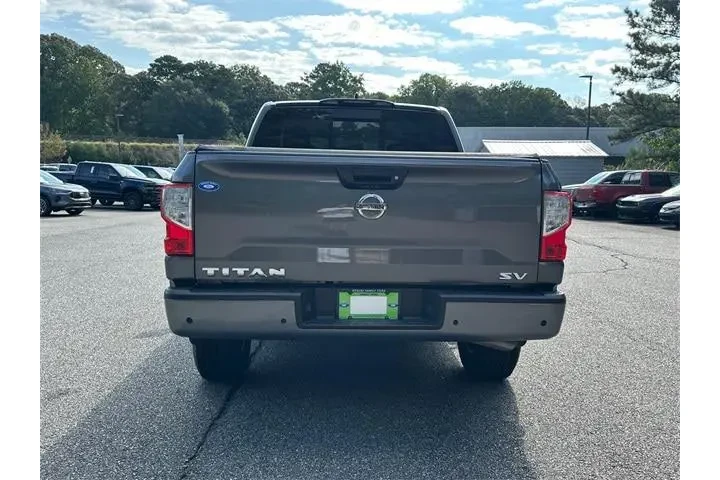 $29998 : Nissan Titan 2022 4x2 SV 4dr image 6