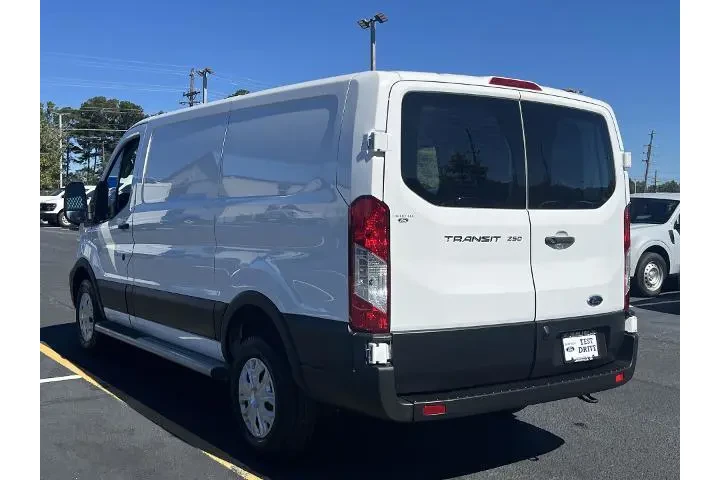 $34788 : Ford Transit 2024 250 3dr LW image 2