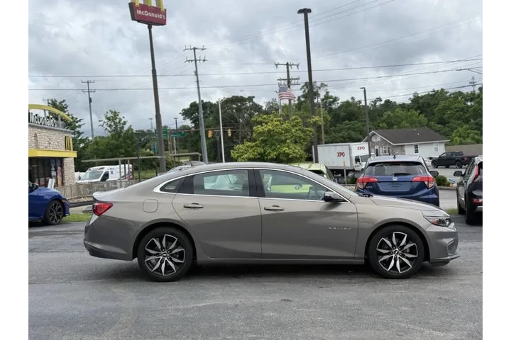 $13495 : 2017 Malibu LT image 5