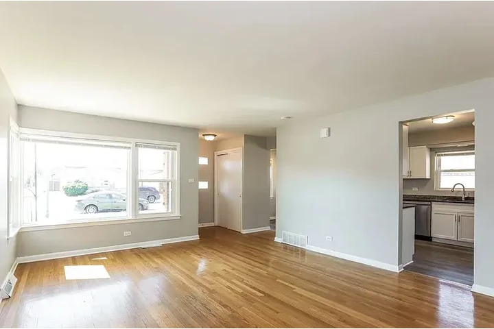 $1460 : HOUSE AVAILABLE IN CHICAGO IL image 5