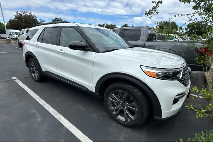 $31171 : Ford Explorer 2023 XLT 4dr S image 1