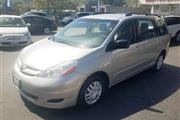 $9695 : 2010 Sienna thumbnail