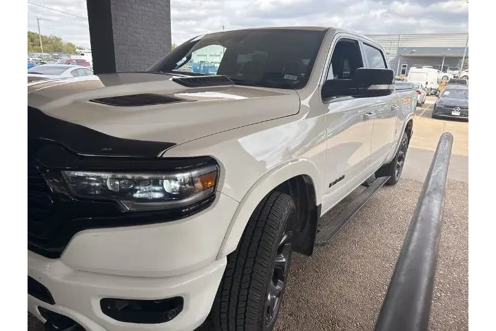 $32950 : Ram 1500 2021 4x4 Limited 4d image 1