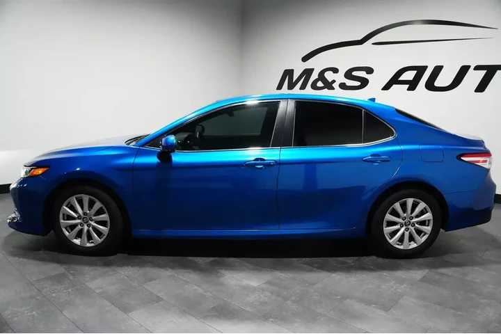 $18555 : 2019 Camry image 3