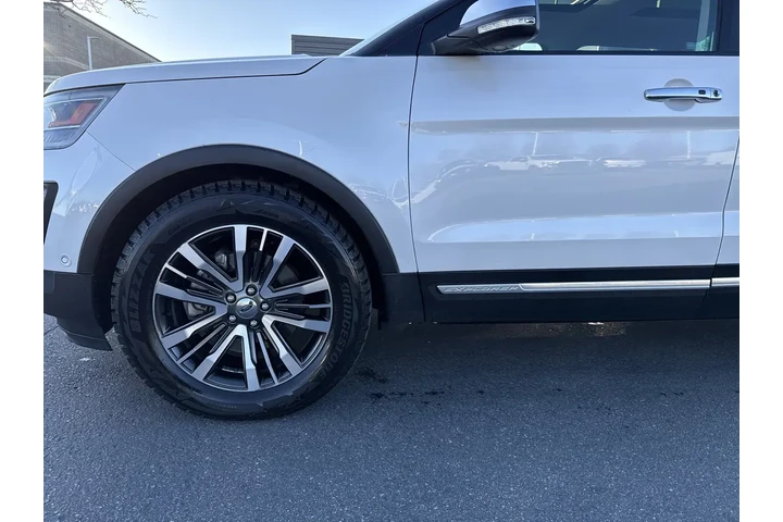 $15897 : Ford Explorer 2016 AWD Plati image 9