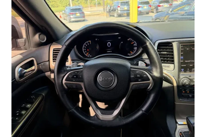 2016 Grand Cherokee Laredo image 7