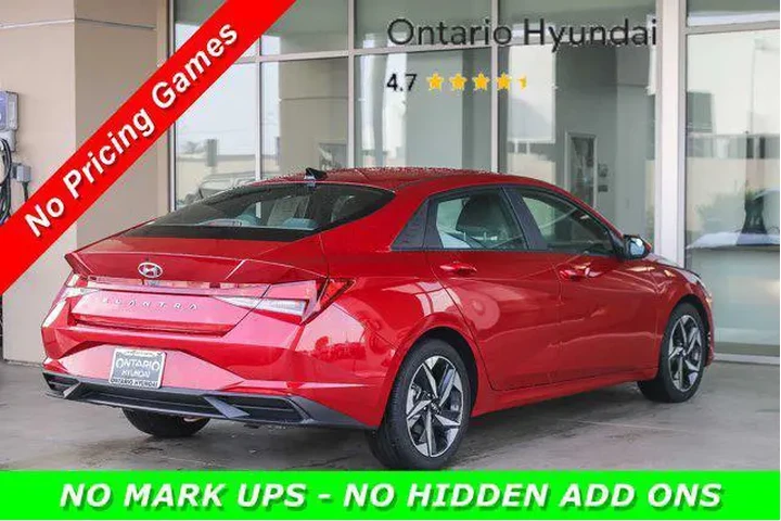 $19822 : Hyundai ELANTRA 2023 SEL 4dr image 8