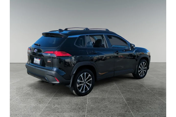 $31003 : Toyota Corolla Cross 2024 XL image 5