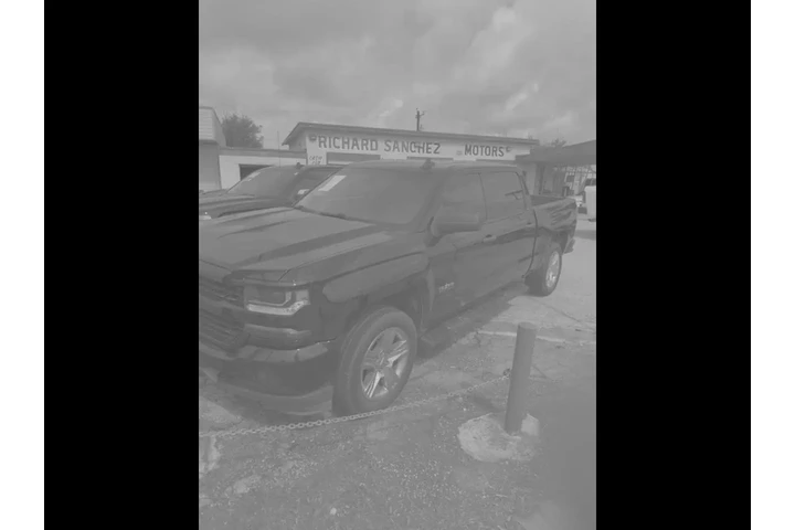 $23995 : 2018 Silverado 1500 image 2