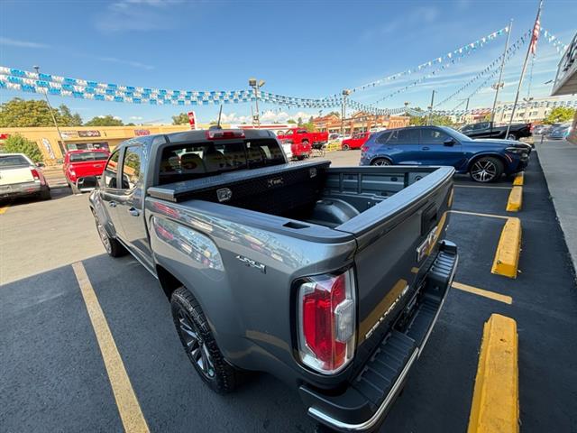 $27299 : 2019 GMC Canyon 4WD Crew Cab image 2