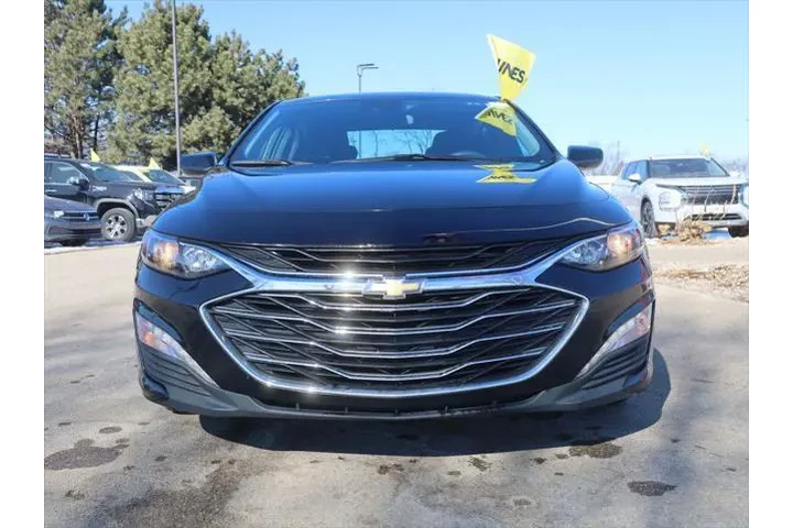 $15990 : Chevrolet Malibu 2023 LT 4dr image 2