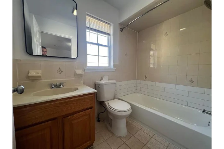 $2500 : COMODO APARTAMENTO image 3