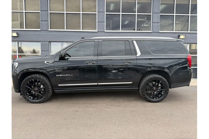 $48995 : 2022 GMC Yukon XL 4WD Denali image 5