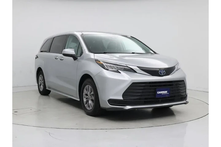 $37998 : Toyota Sienna 2023 LE 8-Pass image 1