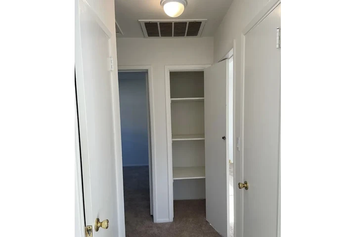 $1600 : BEAUTIFUL 2 BEDROOM/1 BATHROOM image 7