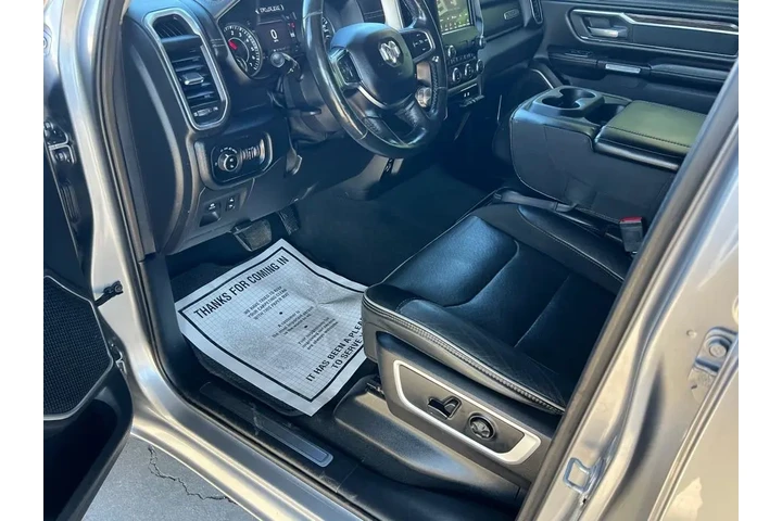 2019 RAM 1500 Laramie Crew Ca image 10