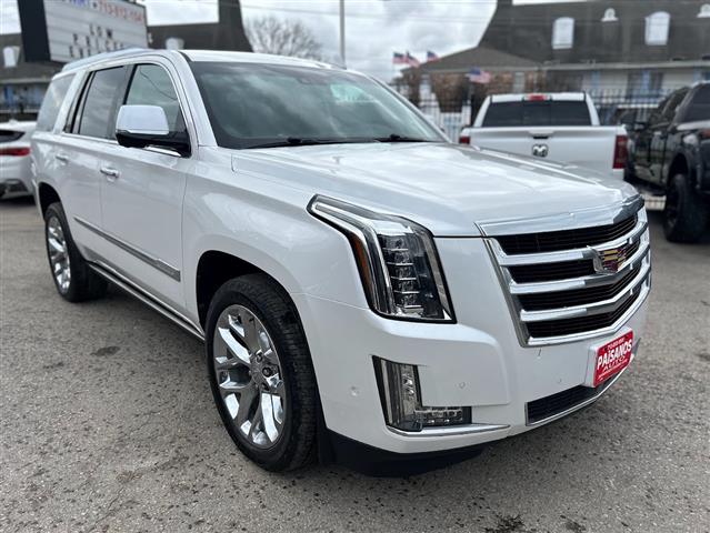 2018 Escalade PREMIUM LUXURY image 1