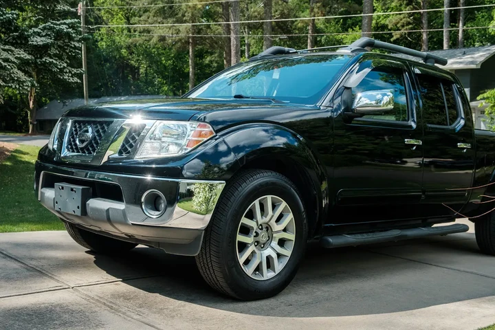 $8000 : 2012 Nissan Frontier SL 4D V6 image 2