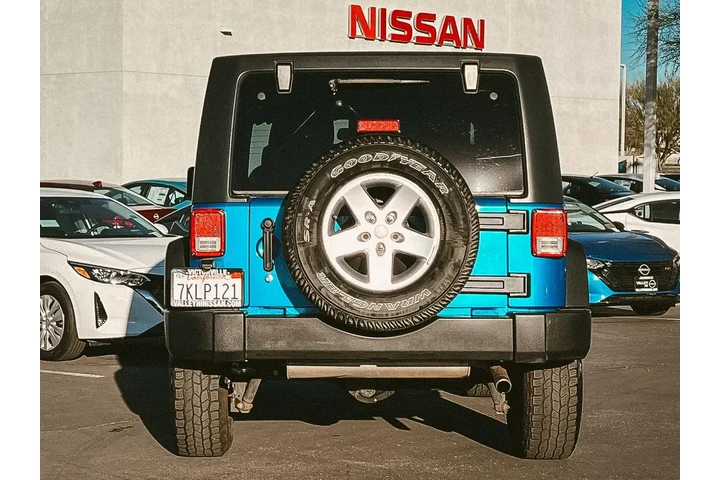 $14777 : Jeep Wrangler 2015 4x4 Sport image 4