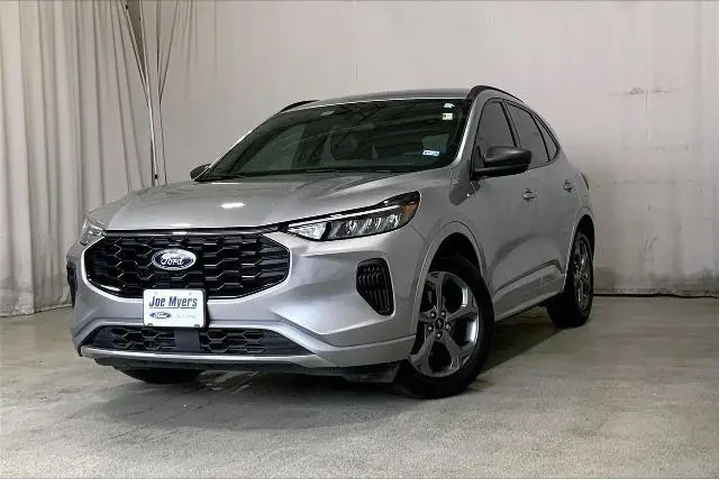 $19991 : Ford Escape 2023 ST-Line 4dr image 2