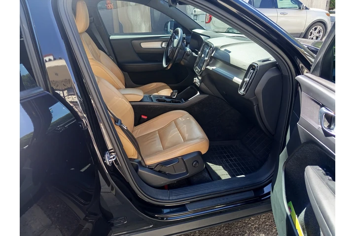 $70000 : Volvo XC40 Momentum T5, 4cilin image 7