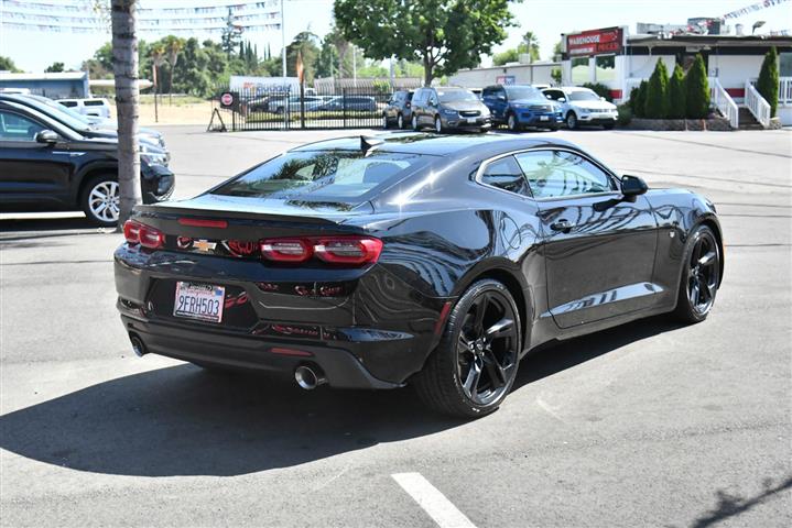 $26498 : Camaro 1LT image 8