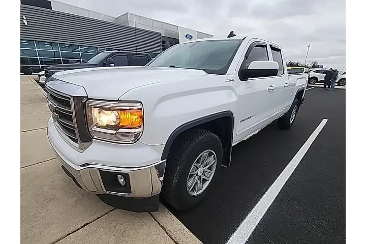 $16839 : GMC Sierra 1500 2015 4x4 SLE image 1