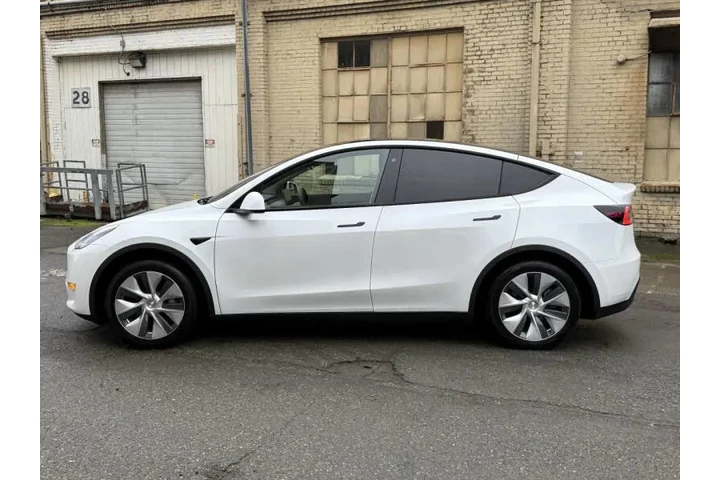 2020 Model Y Long Range image 6