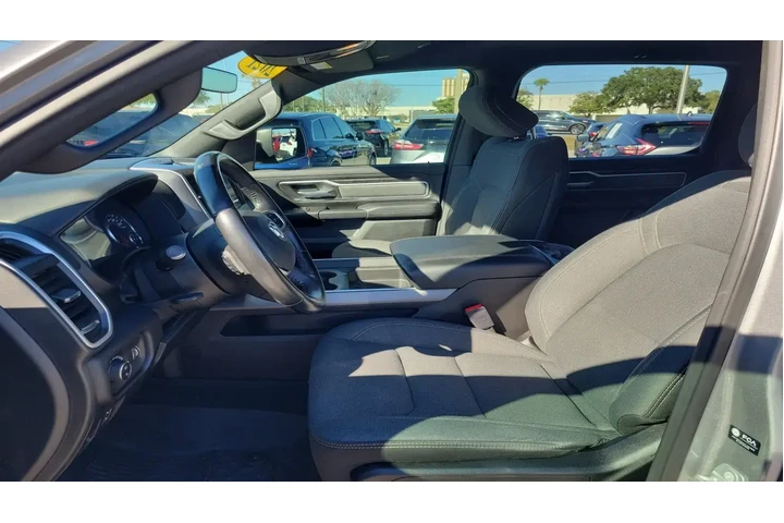 $25764 : Ram 1500 2021 4x2 Big Horn 4 image 8