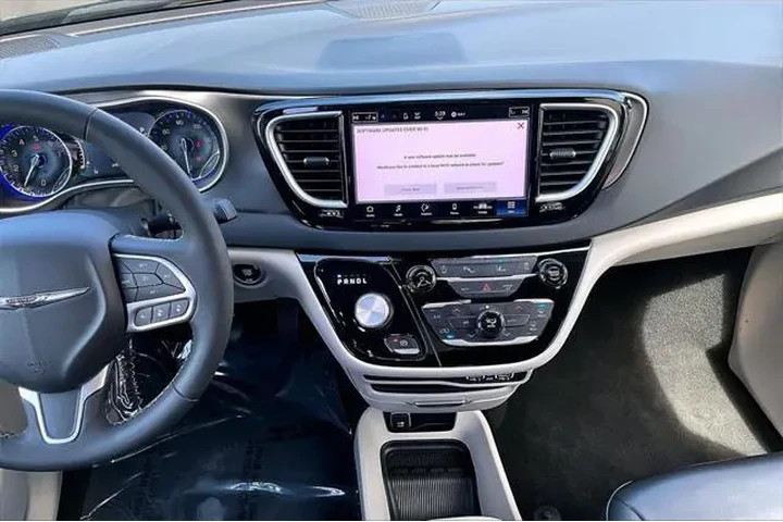 $23991 : Chrysler Pacifica 2023 Touri image 9