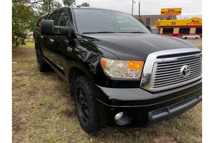 $19995 : 2011 Tundra Limited image 3