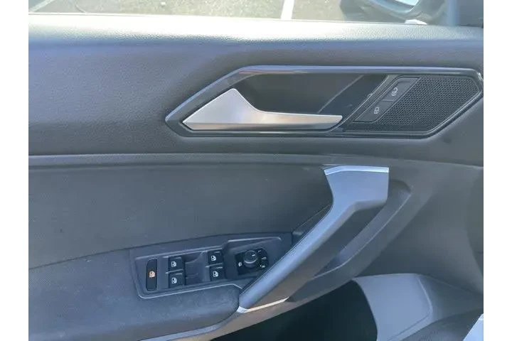 $10833 : Volkswagen Tiguan 2018 2.0T image 5