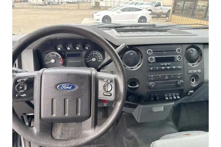 2016 F-550 Super Duty image 9