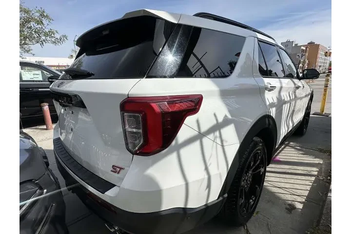 $39990 : Ford Explorer 2022 AWD ST 4d image 6